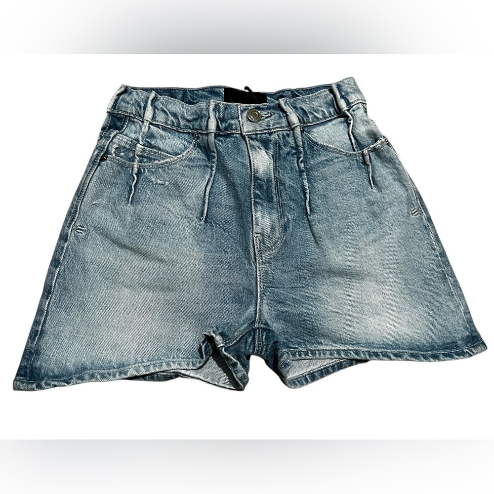 RtA women’s distressed Jean Shorts denim light wash size 23 made in‎ USA